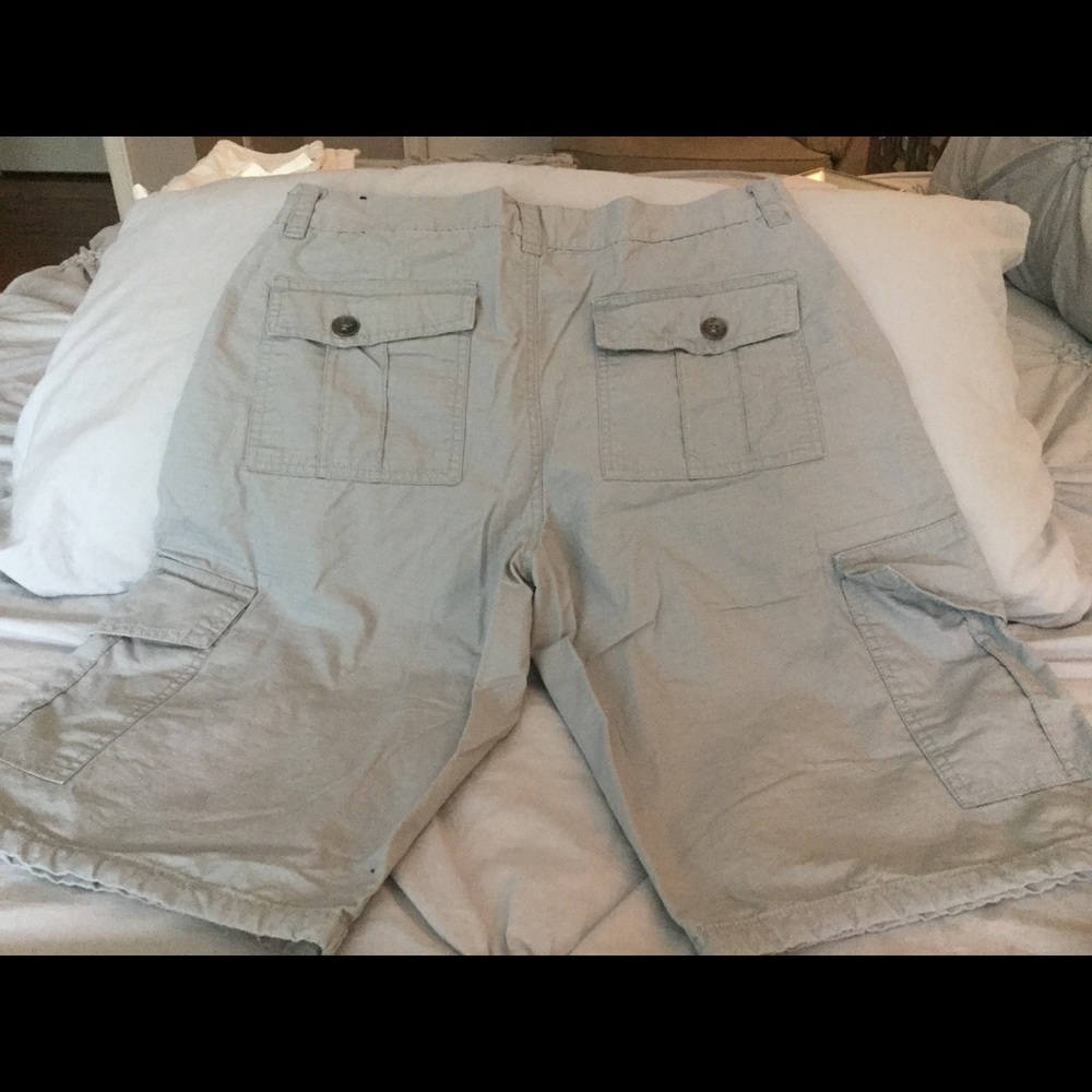 Shorts - Picture 2 of 5